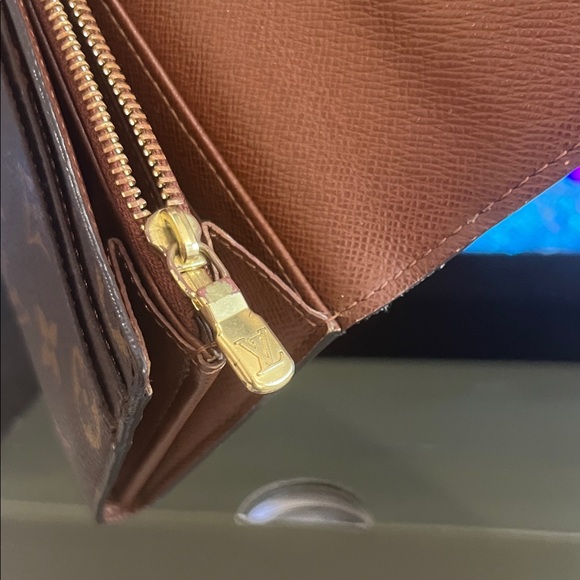 Louis Vuitton Brown Monogram Wallet - Picture 13 of 16